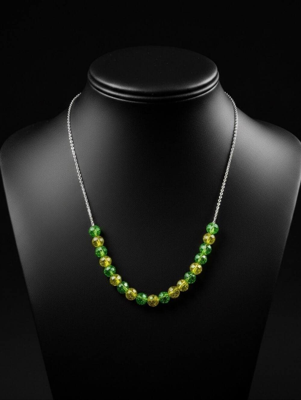 NWT Green and Yellow Beaded Necklace Classic Single-Strand Design
